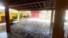 Vivi Guedes - Knows the crown mansion.