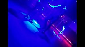 Gogo Dancer Puxa Morena Casada para dan&ccedil_ar e sobe seu vestidinho.