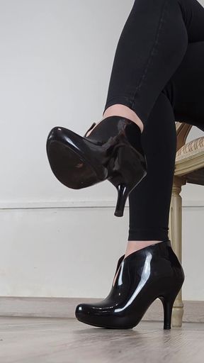 (705) Shoe Collection: High Heel Black Jelly Ankle Boots - Dame Olga (4k)