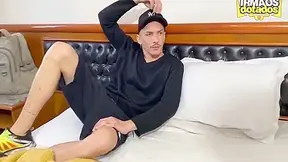 Fudendo O Novinho Da Faculdade