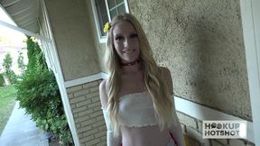 deep blowjob and a golden shower in emma starletto ́s mouth!