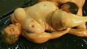 Lusty fat mommy with oiled body gets her cunt fucked and toyed