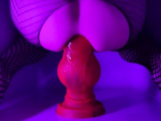 Doggystyle Anal – Wall Mounted Big Knot Dildo Insertion