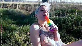 baise outdoor pour cette milf tr&egrave;s cochonne