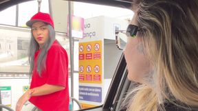 The Brazilian gas station attendant accepted to be a porn actress and showed her breasts in the moving car
