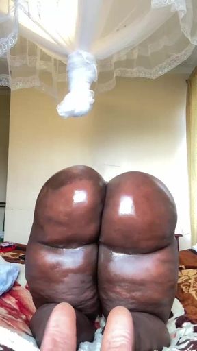 Oil Everywhere on This Massive Booty