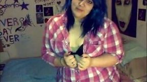 Dark blue haired emo chick strips and flashes her bum for me