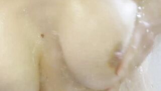 Henessy loves to nailed big cock