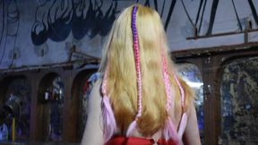 A very slutty blonde with a fabulous ass!