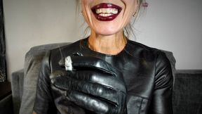 CLOSE-UP LIPSTICK STAINED AND FILTER DARKENING WHILE SMOKING (HD)