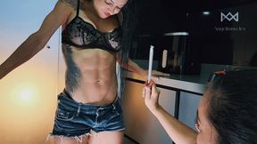 Kitchen Challenge: Who’s Got the Strongest Abs?