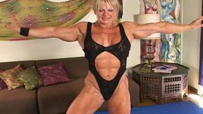MUSCLEDOLL - POSING
