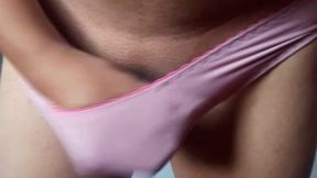 me masturbo con la tanguita de mi cunada