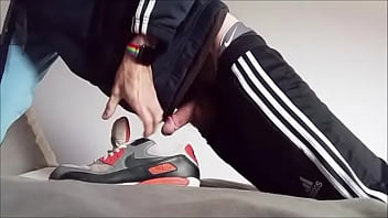 Adidasfun1 Fucked Airmax wanking on It in Adidas pants and Nike TN