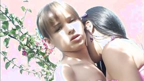 ”Bombshell petite teen goes lesbo”