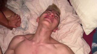 Ejaculare, orgie, dublă penetrare – sex anal hardcore pentru fată