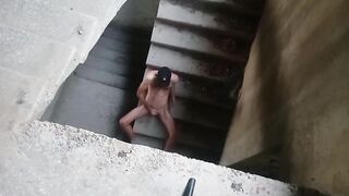 A completly naked hetero stud chav drains off and finishes off in an deserted house while no one is eyeing.