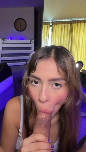 Epic moment from &quot;Elipetitt comes to show the new sextape she made with her boyfriend and in return she sucks me off.&quot;