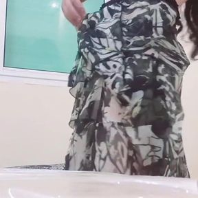 Playing with My Big Beautiful Ass!