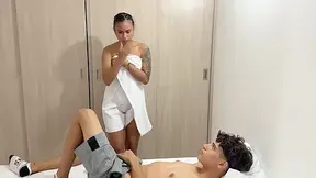 Mi Hermanastra Me Descubre Jugando Con Su Ropa Interior Y Se Antoja De Que Me La Folle Duro Hasta Correrme
