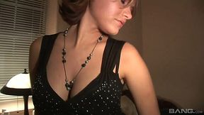 Bootyful and busty amateur hottie Bianca shows her assets