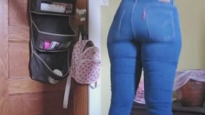 Levi jeans twerking with no show white socks