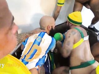 Homosexual fuckfest with several Brazilians.