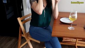 sinn sage peeing her tight jeans at restaurant
