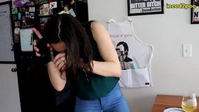 sinn sage peeing her tight jeans at restaurant