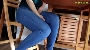 sinn sage peeing her tight jeans at restaurant