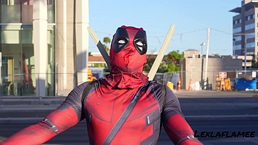 LEXLAFLAMEE vs DEADPOOL fight/FUCK outside who do you think won
