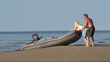 Mature bitch asked for the boatman'_s dick herself