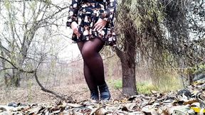 Mature milf with a huge sexy ass in pantyhose pees standing doggystyle