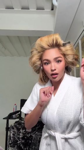 Filipina celebrity babe gets naughty