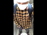 お出かけ中におしっこ