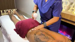 Amateur girlfriend gets the ultimate happy ending massage in a wild, juicy