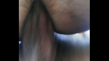 O boy enganou a namorada, deixou ela na praia e foi fazer putaria na trilha em frente. Macetei fundo e enchi de leite.