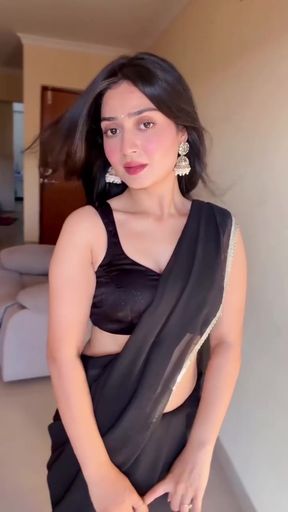 Slim Bollywood wife dances for her girlfriend