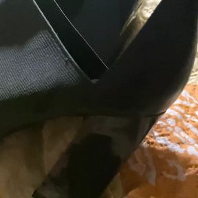 Little quick cumshot on my new green heels