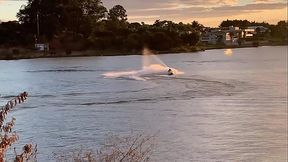 Sugar daddy aliviando no novinho