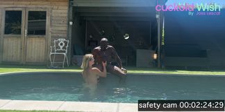 Lumacarie Gets Fuck at Swiming Pool