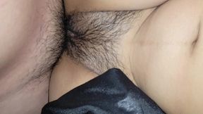 cunada abrio las piernas y le dijo a su cunado que la penetrara muy rico