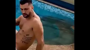 Famoso br de sunga branca