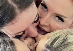 PUSSY FEST 4 Way All Girl 69