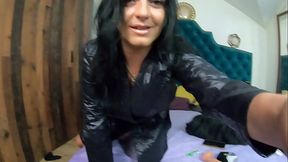 Milfy Calla 186: Tight pussy & round ass worship