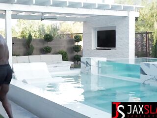 Curvy Chick Danii Banks Receives A Wild Interracial Experience