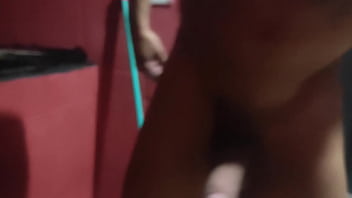 Linda boneca sai proa da uma volta e pega amigo vizinho pra da uma gozada