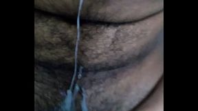 Punheta, jorrando leite quente