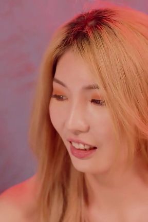 Wu Fangyi Decides to See a Medium to Help Turn Her Life Around