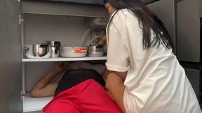 Horny Milf Seduce and Fuck Young Plumber Apprentice, Cumming in His Tight Ass